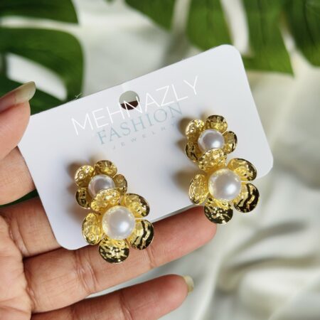 Cute ear stud.
